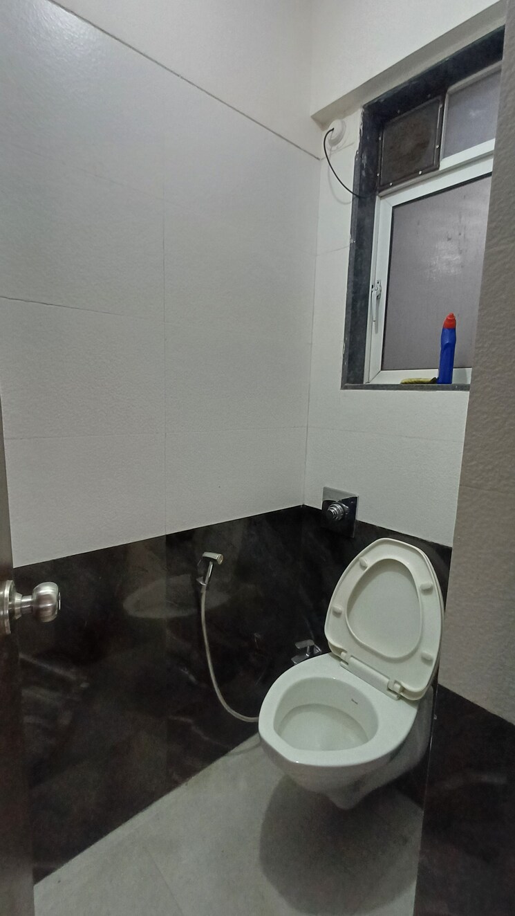 Attached Bathroom, stg-atlantis 2 Bedroom 627 Sq.Ft. Apartment In Panch Pakhadi Thane 9031851