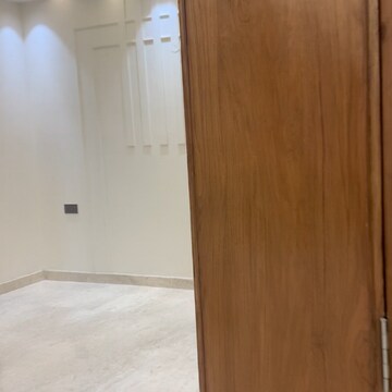 Room in 4 BHK Builder Floor at Deep Vihar – for Sale