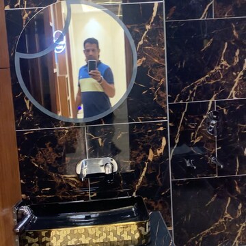 Furnished Amenities in 4 BHK Builder Floor at Deep Vihar – for Sale