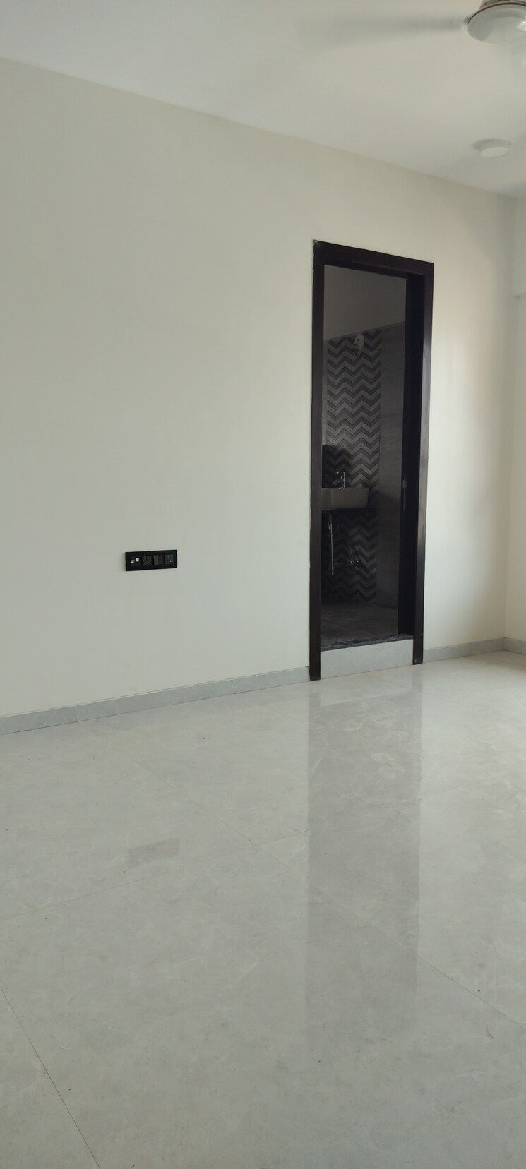 Room, zindagi-chs 4 Bedroom 1650 Sq.Ft. Apartment In Khar West Mumbai 9031904