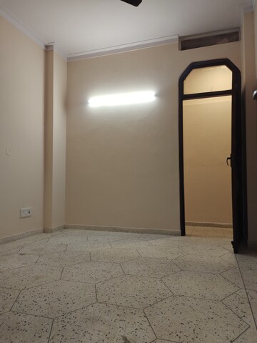 Furnished Amenities in 2 BHK Builder Floor at East Of Kailash – for Rent