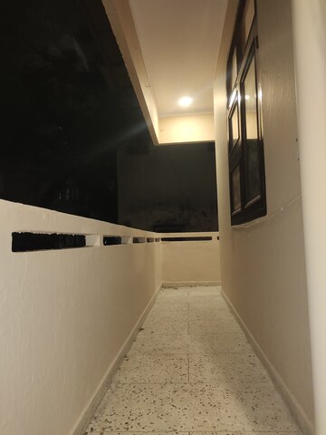 Furnished Amenities in 2 BHK Builder Floor at East Of Kailash – for Rent