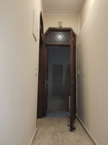 Furnished Amenities in 2 BHK Builder Floor at East Of Kailash – for Rent