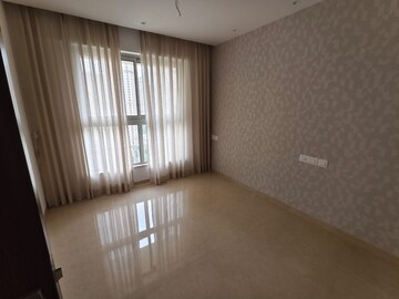 Room in 2 BHK Apartment at Hiranandani Highland, Powai – for Rent