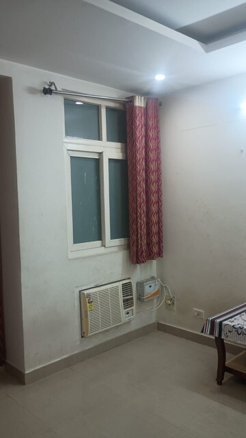 Room in 2 BHK Apartment at Deva Road – for Rent