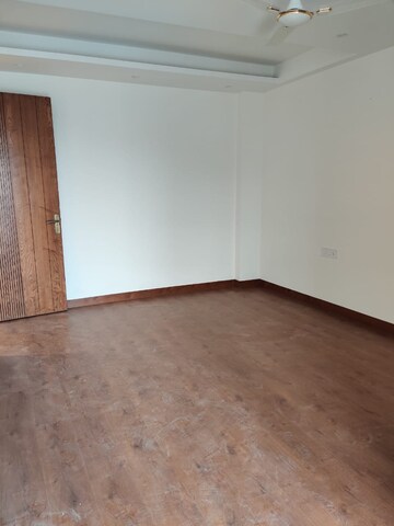 Room in 3 BHK Builder Floor at Palam Vihar Residents Association, Palam Vihar – for Rent