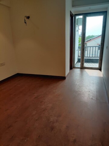 Room in 3 BHK Builder Floor at Palam Vihar Residents Association, Palam Vihar – for Rent