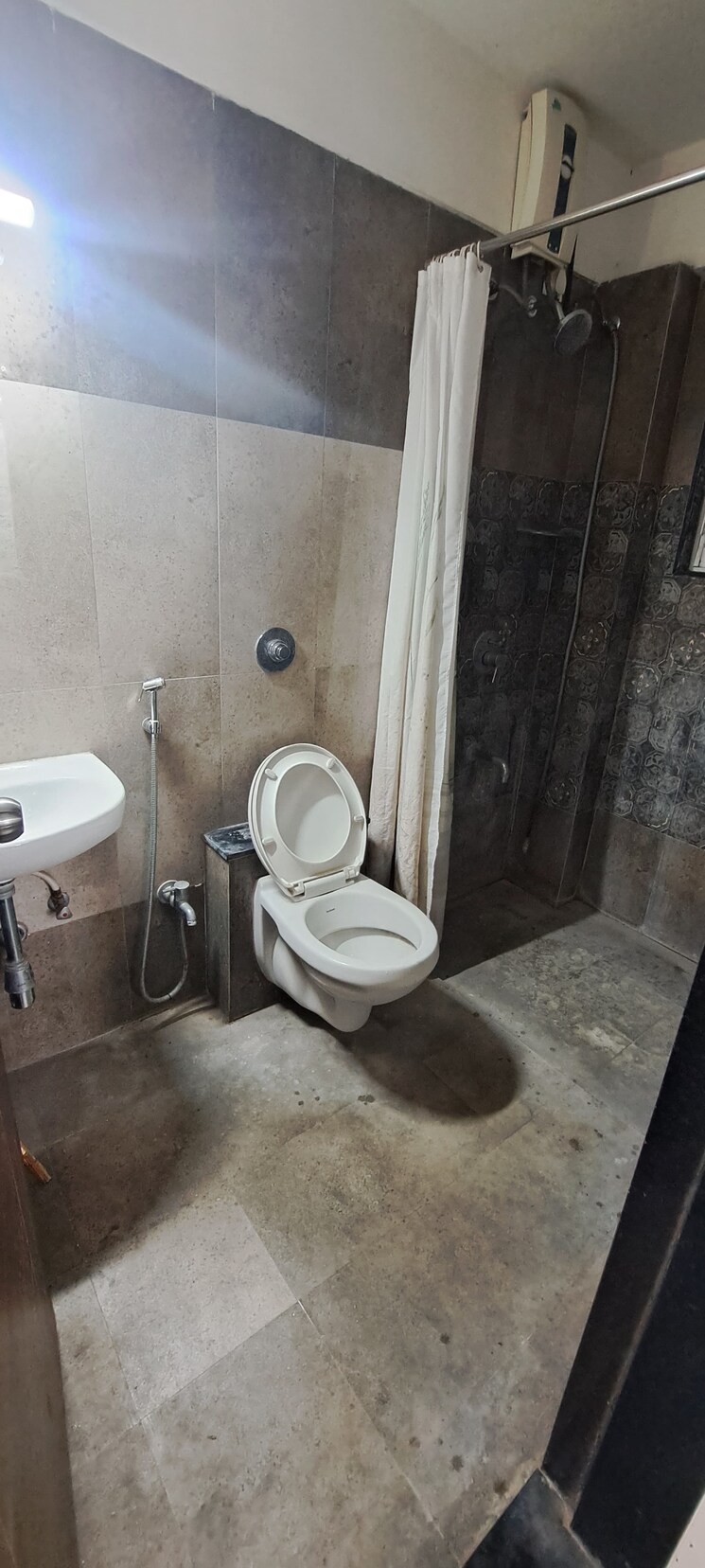 Bathroom, kool-homes-green-valley 2 Bedroom 1300 Sq.Ft. Apartment In Bavdhan Pune 9031989