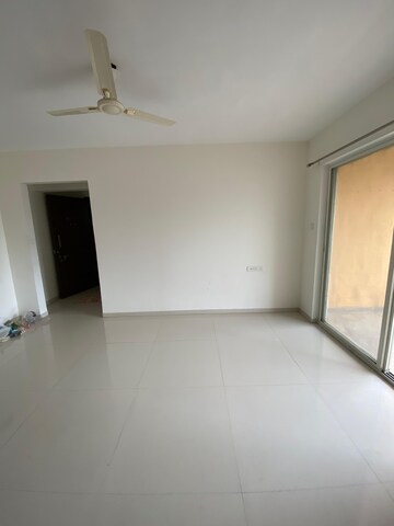 Room in 3 BHK Apartment at Blue 27th Avenue, Bavdhan – for Rent
