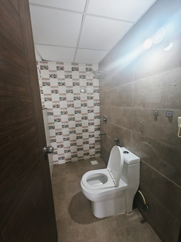 Bathroom, blue-27th-avenue 3 Bedroom 1450 Sq.Ft. Apartment In Bavdhan Pune 9032014