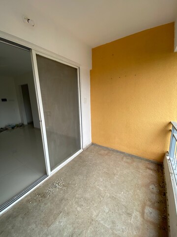 Room in 3 BHK Apartment at Blue 27th Avenue, Bavdhan – for Rent