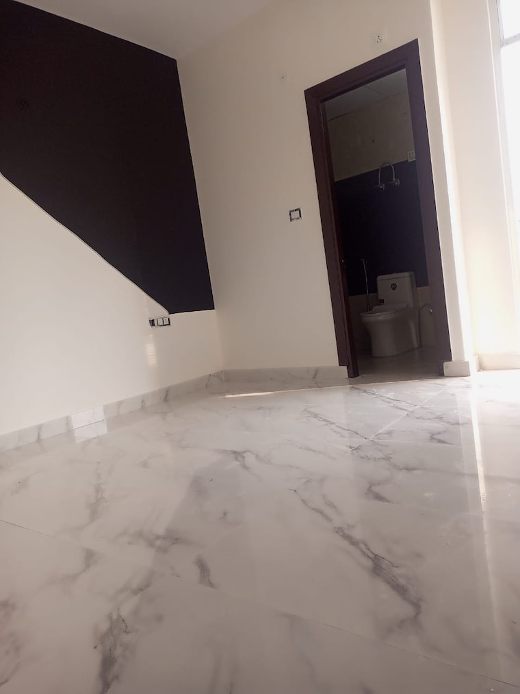 Room, sunshine-apartments-sector-73 2 Bedroom 1050 Sq.Ft. Builder Floor In Sector 73 Noida 9032032