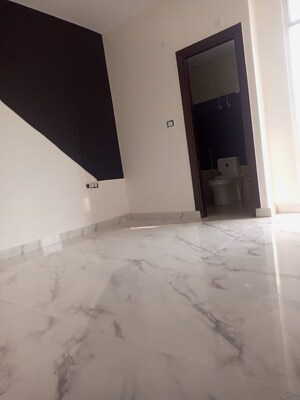 Room in 2 BHK Builder Floor at Sunshine Apartments Sector 73, Sector 73 – for Sale