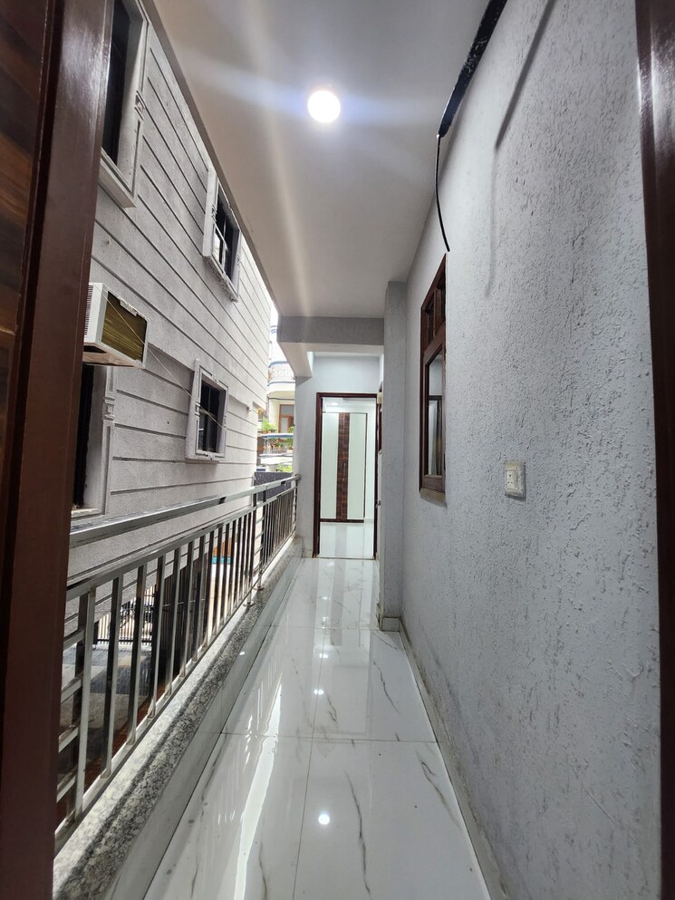 Balcony, palm-residency-chhatarpur 2 Bedroom 850 Sq.Ft. Apartment In Chattarpur Delhi 9032067