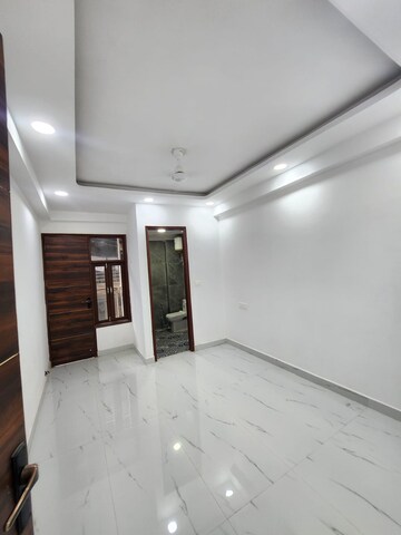 Room in 2 BHK Apartment at Palm Residency Chhatarpur, Chattarpur – for Rent