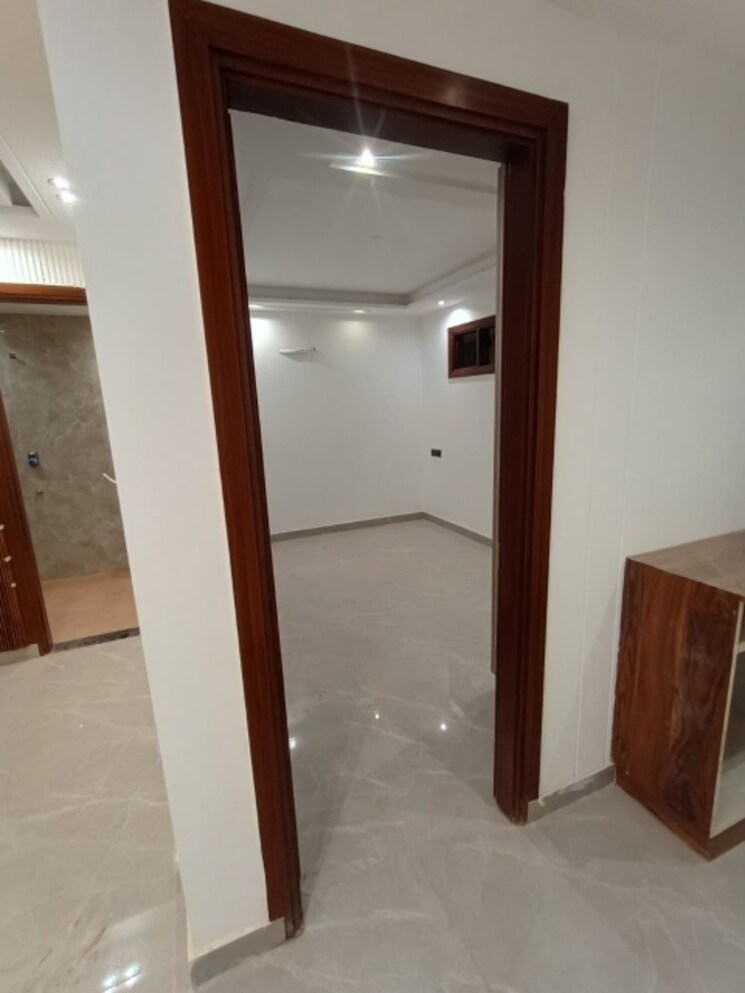 Room, punjabi bagh 3.5 Bedroom 1000 Sq.Ft. Builder Floor In Punjabi Bagh Delhi 9032083
