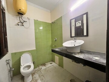 Attached Bathroom in 3 BHK Builder Floor at SS Mayfield Gardens, Mayfield Garden – for Rent