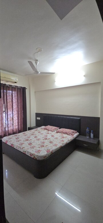 Bedroom in 2 BHK Apartment at Ashish Plaza Kothrud, Kothrud – for Rent