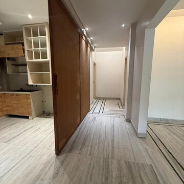 Room in 2 BHK Builder Floor at Safdarjung Development Area – for Rent