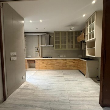 Room in 2 BHK Builder Floor at Safdarjung Development Area – for Rent