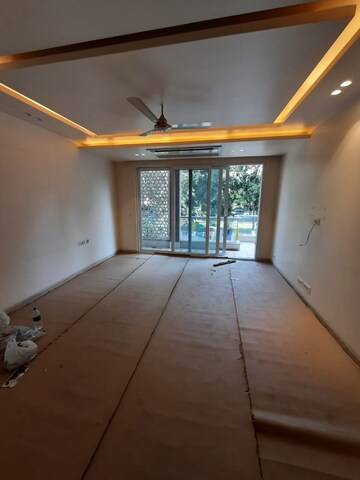 Bedroom in 3 BHK Builder Floor at Jor Bagh – for Rent