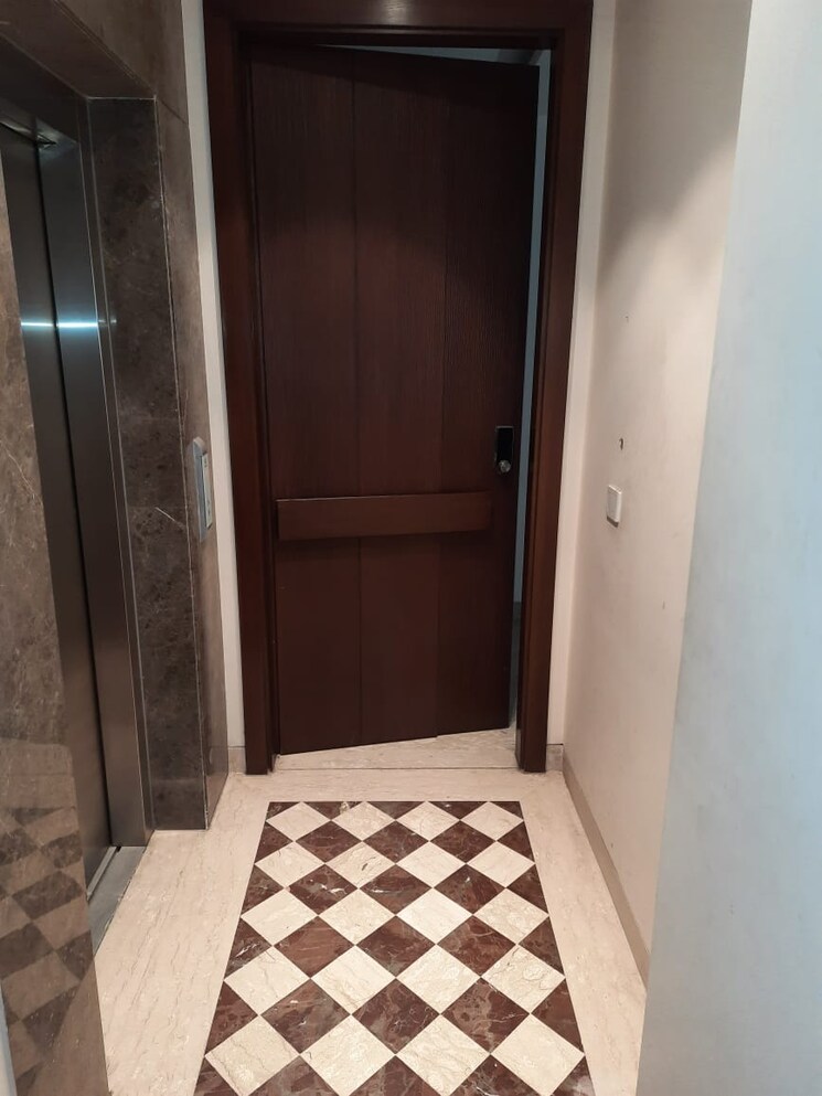 Bathroom, jor bagh 3 Bedroom 2400 Sq.Ft. Builder Floor In Jor Bagh Delhi 9032108