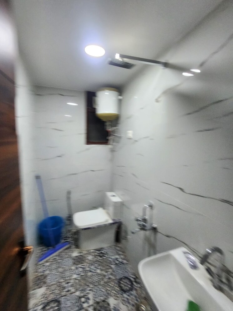 Bathroom, risland-sky-mansion 1 Bedroom 450 Sq.Ft. Builder Floor In Chattarpur Delhi 9032107