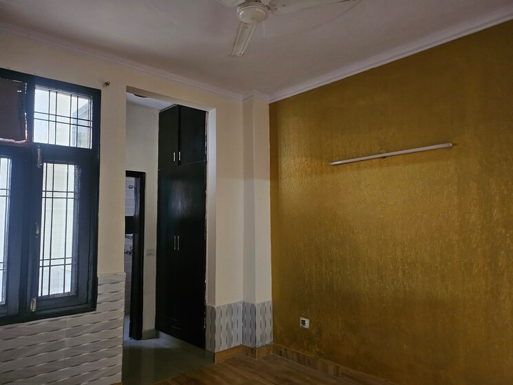 Room, sector 49 2 Bedroom 700 Sq.Ft. Builder Floor In Sector 49 Faridabad 9032158