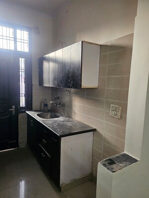 Furnished Amenities in 2 BHK Builder Floor at Sector 49 – for Sale