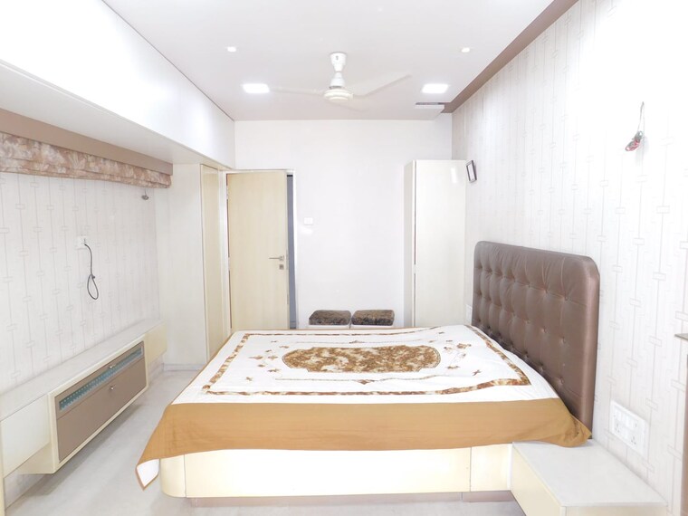 Bedroom, brindavan-chs 3 Bedroom 1400 Sq.Ft. Apartment In Andheri East Mumbai 9032161
