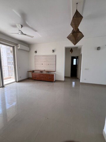 Room in 3.5 BHK Apartment at Alphacorp Gurgaon One 84, Sector 84 – for Rent