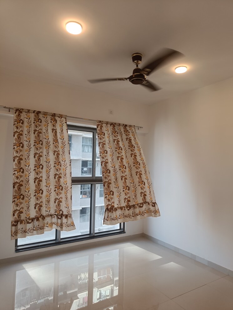 Room, uk-iridium 1 Bedroom 410 Sq.Ft. Apartment In Kandivali East Mumbai 9032169