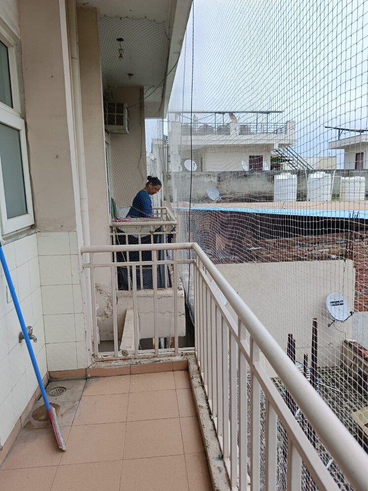 Balcony, sector 40 1 Bedroom 735 Sq.Ft. Builder Floor In Sector 40 Gurgaon 9032175