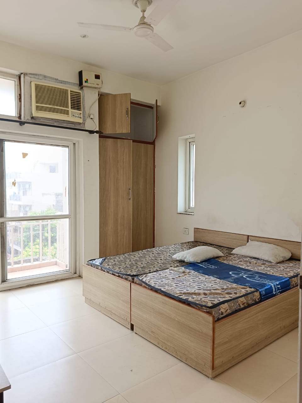 1 BHK Builder Floor For Rent in Y Block 