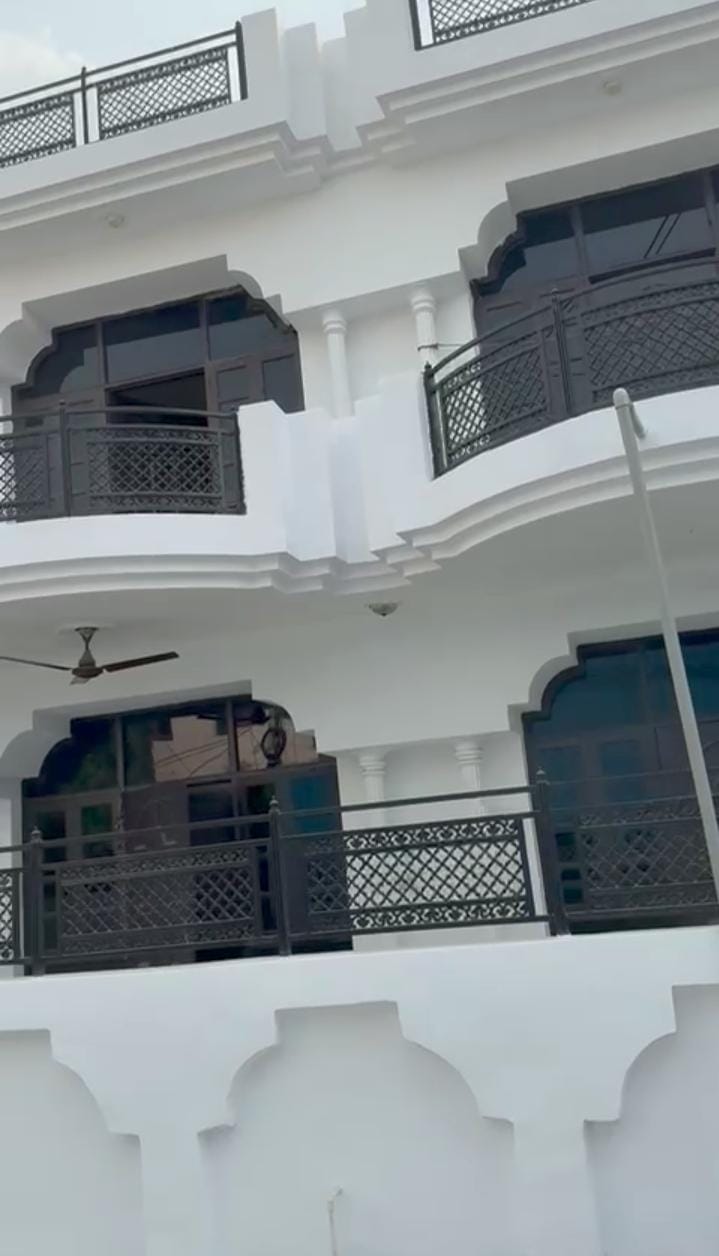 6+ BHK Independent House For Rent in RWA Apartments Sector 41