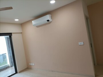 Room in 3.5 BHK Apartment at Birla Navya, Sector 63a – for Rent