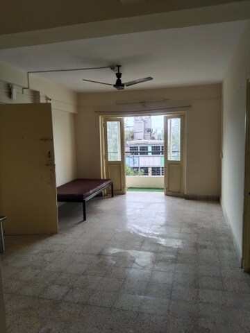 Room in 2 BHK Apartment at Jagdish Nagar CHS, Aundh – for Rent