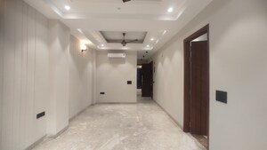 Room in 3 BHK Builder Floor at Safdarjung Enclave – for Sale