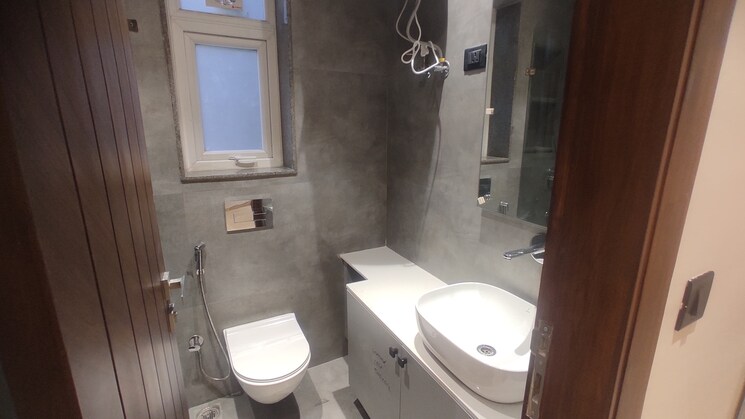 Attached Bathroom, safdarjung enclave 3 Bedroom 1400 Sq.Ft. Builder Floor In Safdarjung Enclave Delhi 9032193