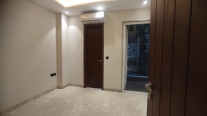 Room in 3 BHK Builder Floor at Safdarjung Enclave – for Sale