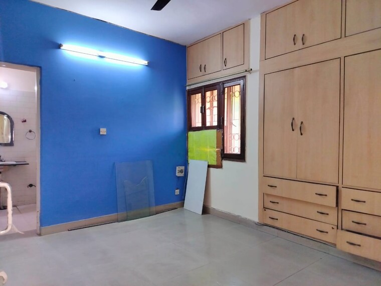 Room, sarita-vihar-pocket-j-rwa 2 Bedroom 929 Sq.Ft. Apartment In Sarita Vihar Delhi 9032194