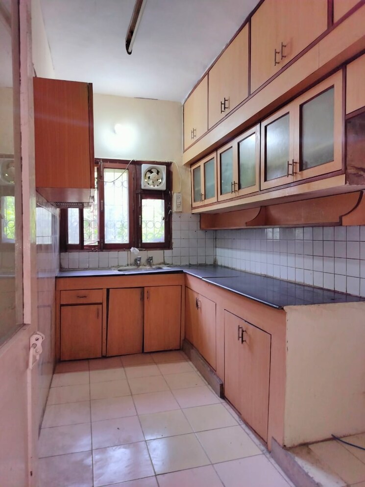 Kitchen, sarita-vihar-pocket-j-rwa 2 Bedroom 929 Sq.Ft. Apartment In Sarita Vihar Delhi 9032194