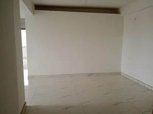 Room in 3 BHK Apartment at Gola Road – for Sale