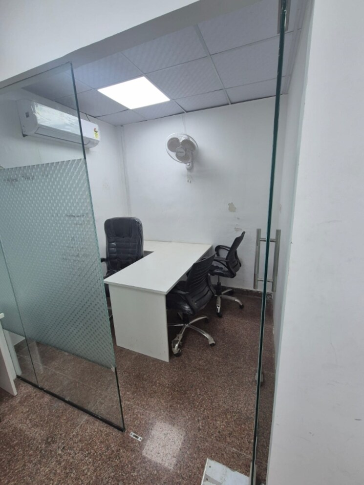 Bathroom, sector 4 Commercial Office Space 300 Sq.Ft. In Sector 4 Noida 9032196
