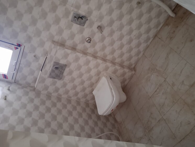 Bathroom, gola road 3 Bedroom 1695 Sq.Ft. Apartment In Gola Road Patna 9032217