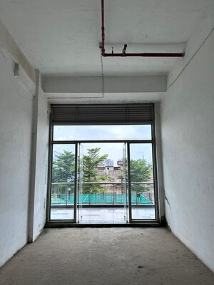 Room in  Shop at Sector 67 – for Sale