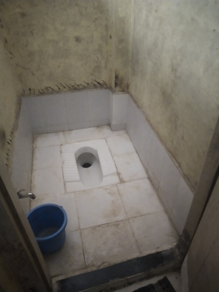 Bathroom, suyog-nagar 1 Bedroom 600 Sq.Ft. Independent House In Senapati Bapat Road Pune 9032200