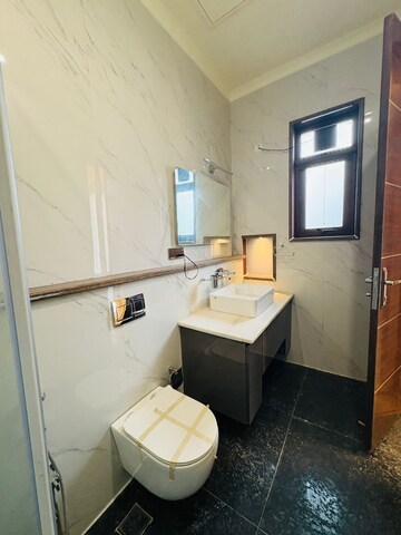 Attached Bathroom in 3 BHK Builder Floor at Ansal Plaza Sector-23, Sector 23 – for Rent