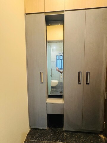 Room in 3 BHK Builder Floor at Ansal Plaza Sector-23, Sector 23 – for Rent