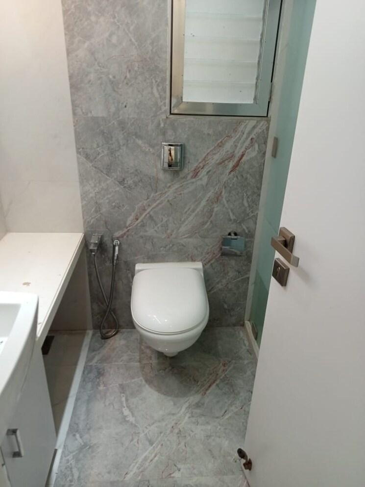 Bathroom, elizabeth-home 4 Bedroom 2000 Sq.Ft. Apartment In Santacruz West Mumbai 9032210
